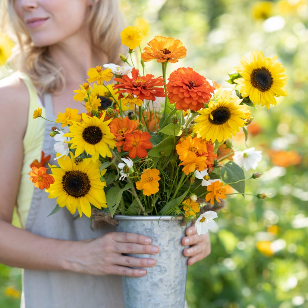 bouquet of sunset mix